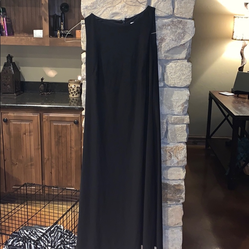 Anne Klein straight line black dress sleeveless
